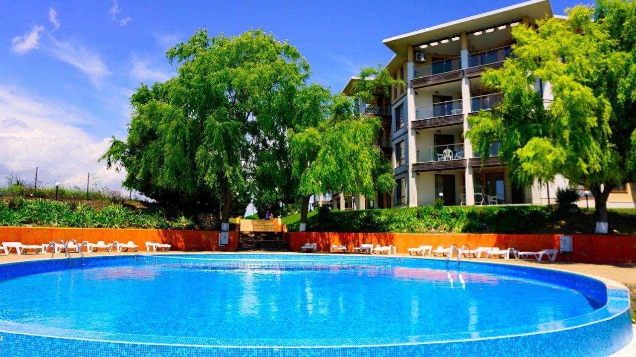 Морски Апартаменти Джулай Морнинг - July Morning Sea View Apartments كافارنا المظهر الخارجي الصورة