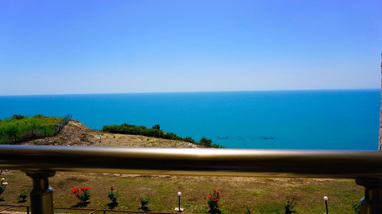 Морски Апартаменти Джулай Морнинг - July Morning Sea View Apartments كافارنا المظهر الخارجي الصورة