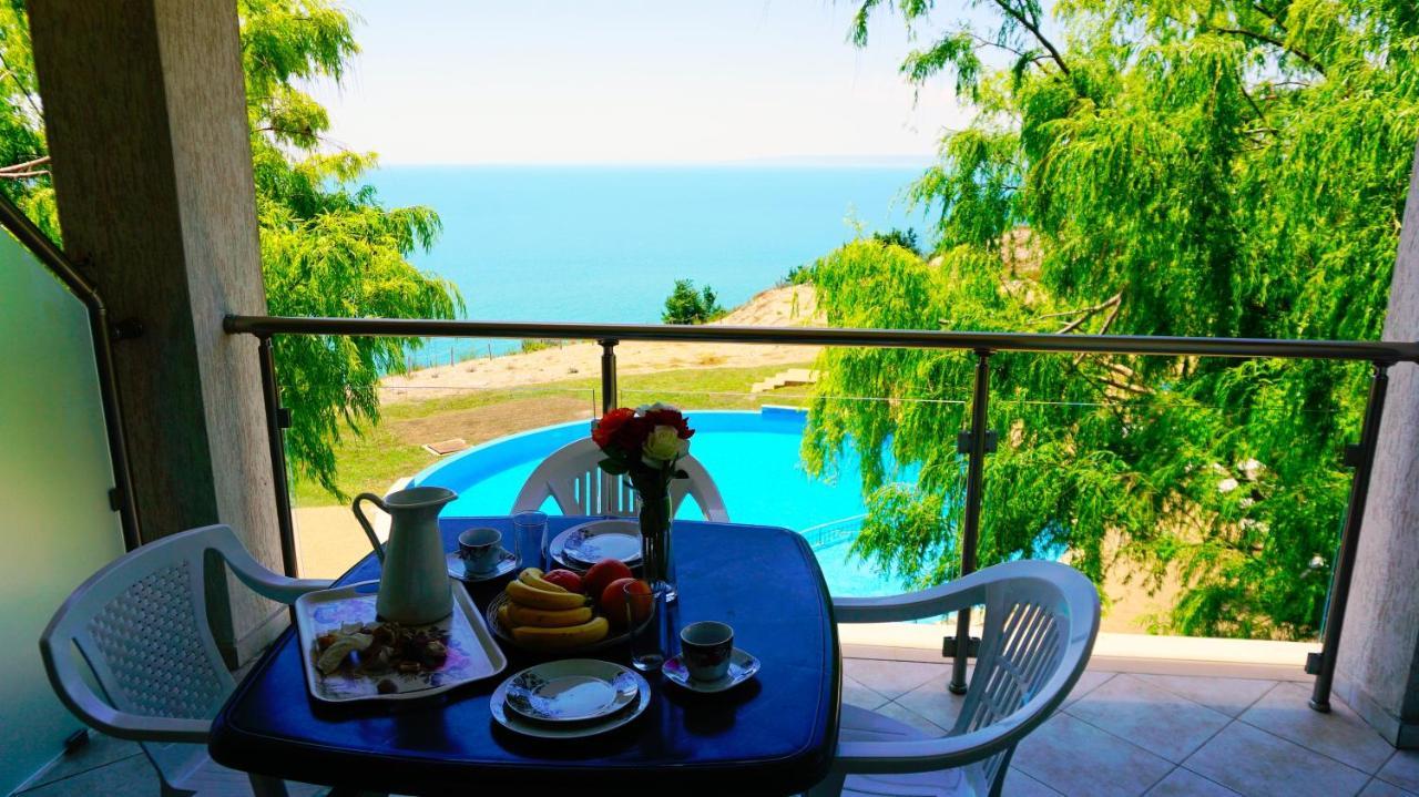 Морски Апартаменти Джулай Морнинг - July Morning Sea View Apartments كافارنا المظهر الخارجي الصورة