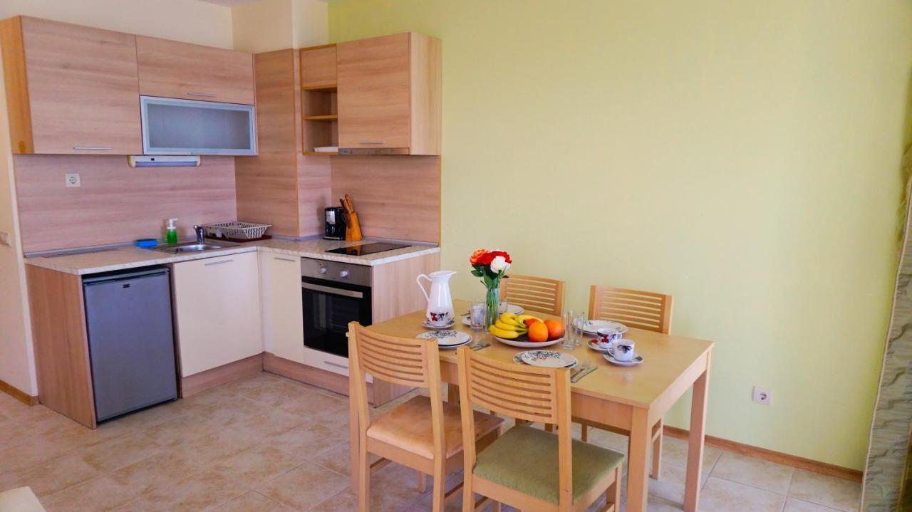 Морски Апартаменти Джулай Морнинг - July Morning Sea View Apartments كافارنا المظهر الخارجي الصورة