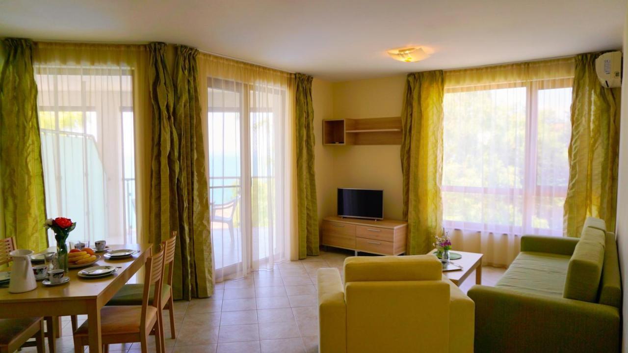 Морски Апартаменти Джулай Морнинг - July Morning Sea View Apartments كافارنا المظهر الخارجي الصورة