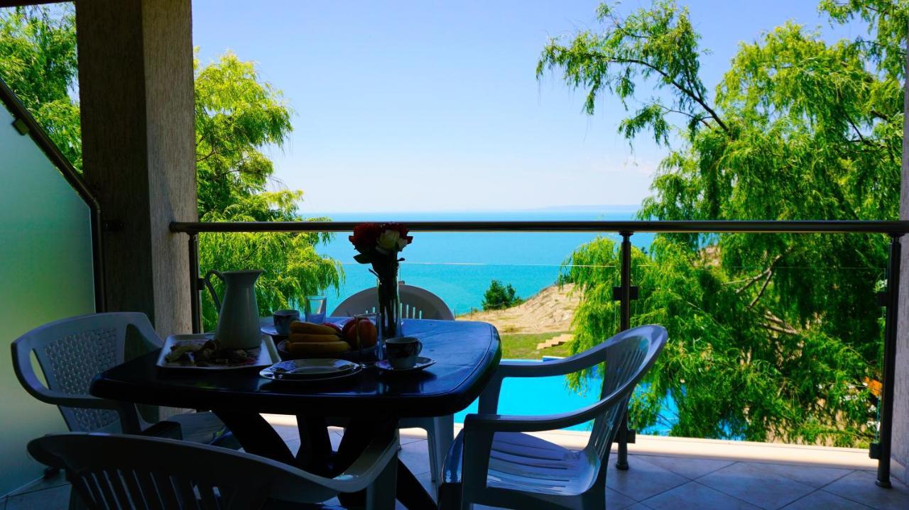 Морски Апартаменти Джулай Морнинг - July Morning Sea View Apartments كافارنا المظهر الخارجي الصورة