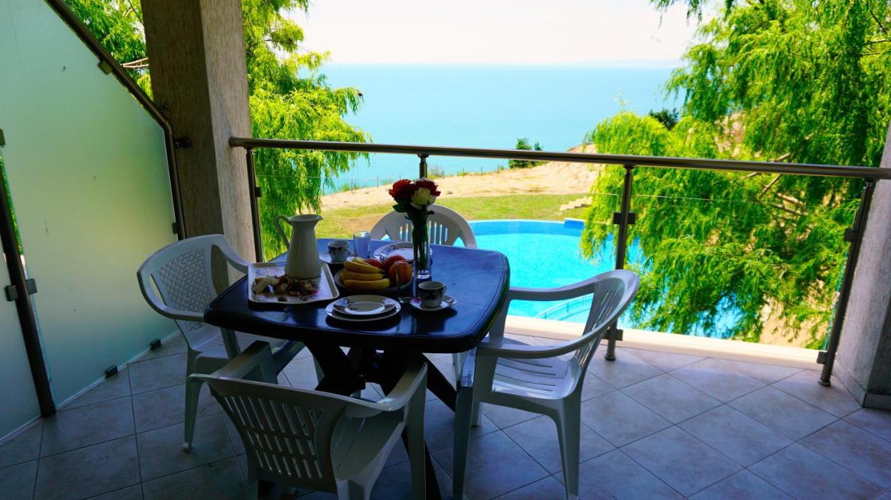 Морски Апартаменти Джулай Морнинг - July Morning Sea View Apartments كافارنا المظهر الخارجي الصورة