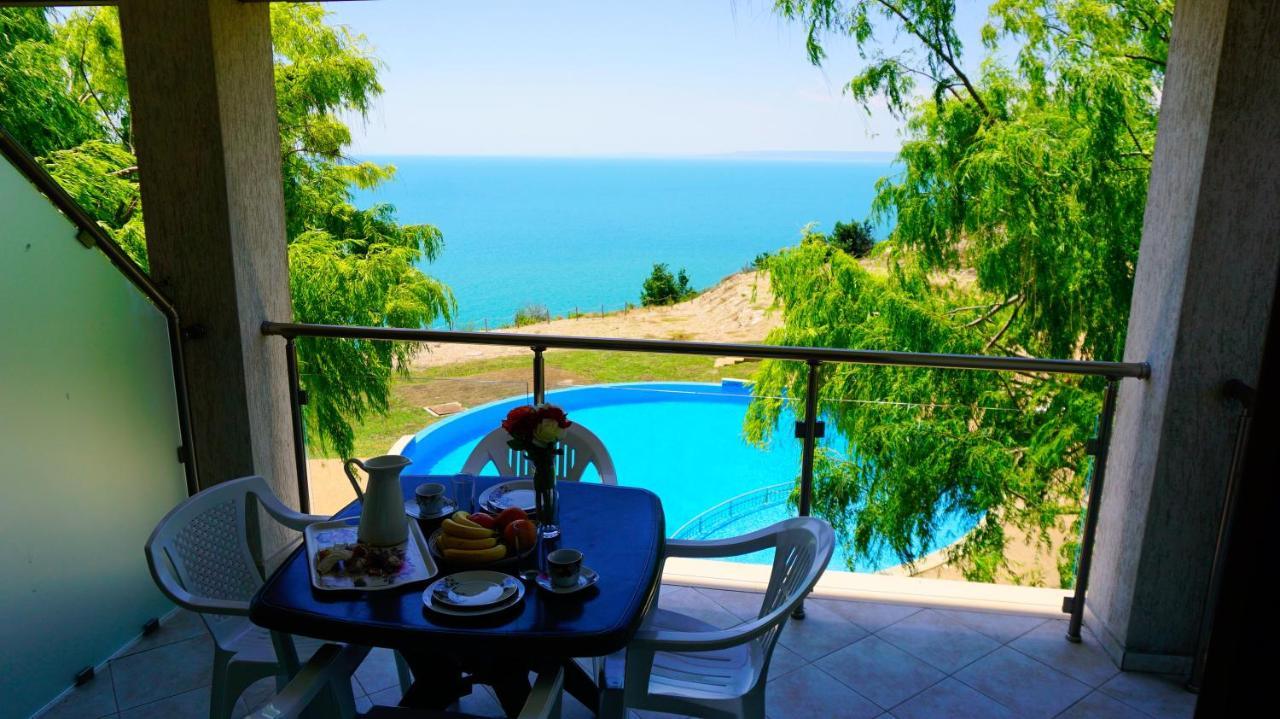 Морски Апартаменти Джулай Морнинг - July Morning Sea View Apartments كافارنا المظهر الخارجي الصورة